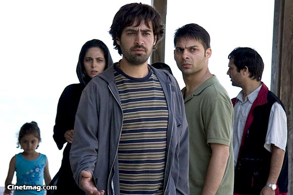 احمد مهران فر، پیمان معادی، شهاب جسینی و رعنا آزادی ور در نمایی از فیلم 