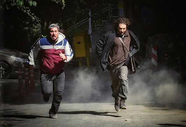 بهرام رادان و محسن کیایی در نمایی از فیلم «چهارراه استانبول»