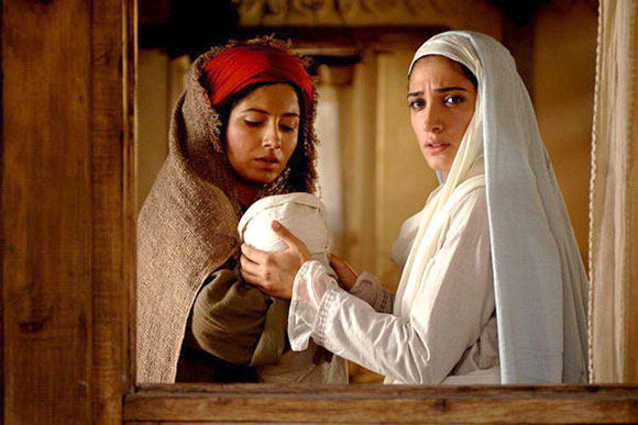 مینا ساداتی در نمایی از فیلم 