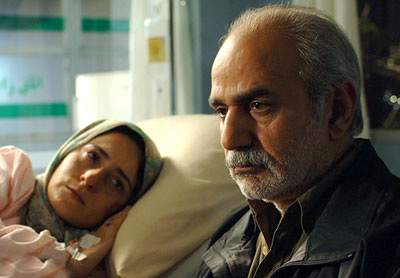 پرویز پرستویی و سهیلا گلستانی در نمایی از فیلم 