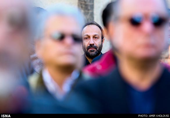 اصغر فرهادی در مراسم تشییع پیکیر یدالله نجفی صدابردار فیلم سینمایی 