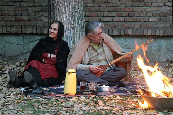 رضا کیانیان و رویا نونهالی در نمایی از فیلم سینمایی «کفشهایم کو؟» به کارگردانی کیومرث پوراحمد 