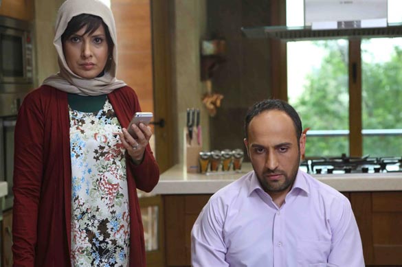 آیدا کیخانی و علی سرابی در نمایی از فیلم سینمایی 