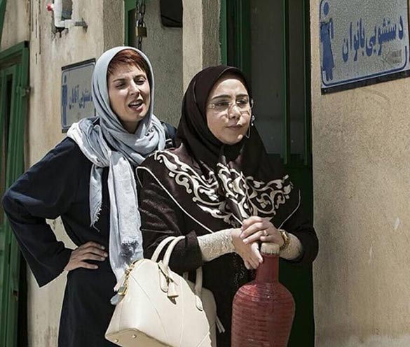 لیلا حاتمی و بهنوش بختیاری در نمایی از فیلم سینمایی 
